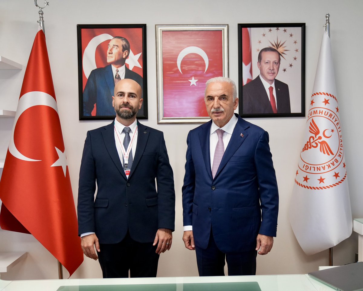 ismetyildirimtr's tweet photo. Ümraniye Eğitim ve Araştırma Hastanemizin yeni yönetimine hayırlı olsun ziyaretinde bulunduk.

Başhekim Doç. Dr. Enes Akkaya ve hastane yönetimine yeni görevlerinde başarılar diliyor, misafirperverlikleri için teşekkür ediyorum. https://t.co/xa1DvXUCt0
