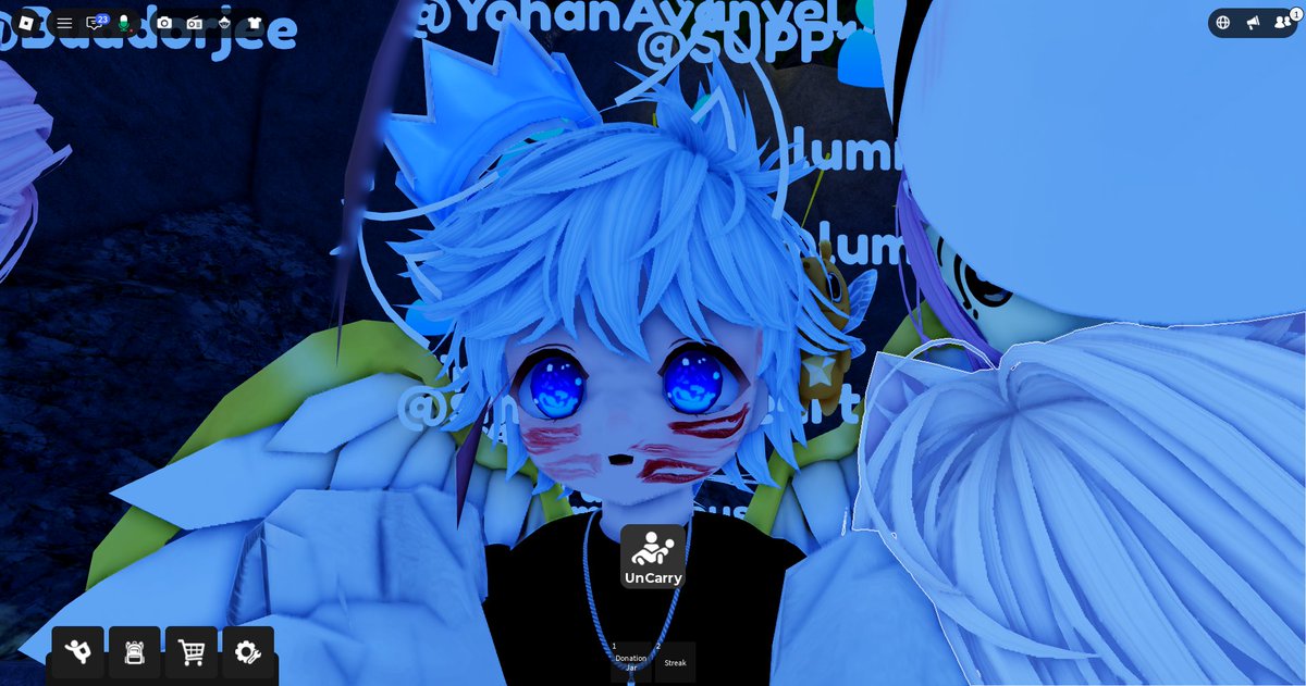 Yohandisguise's tweet photo. วันนี้เล่นเกมกับสโนวี่ในไลฟ์ member สนุกม้ากกกกก ขอบคุณสโนวี่ที่พาผมตะลุยแมพRobloxนะครับ อุ่นใจมากมีคนเล่นด้วย(จากใจคนไม่ชอบเล่นเกมคนเดียว)❄️ #YohanPalace https://t.co/kUUL4XXZmy