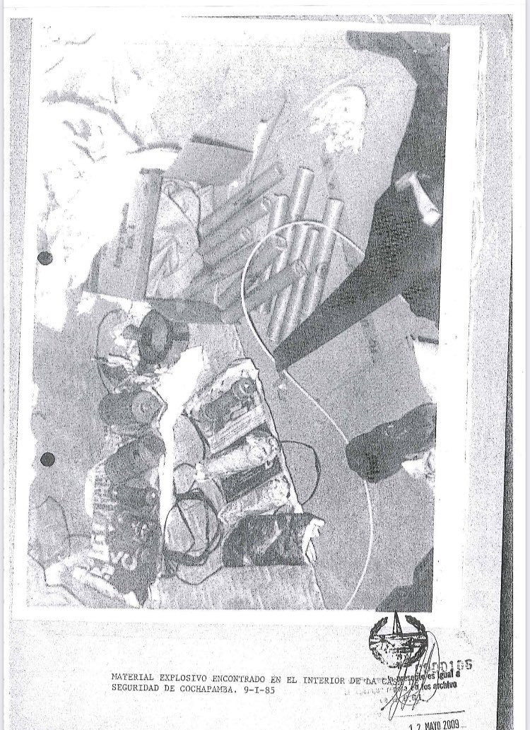 Polificcion's tweet photo. Eso se encontró en la casa del ternurín, 1985. https://t.co/CzBxgB9jN8