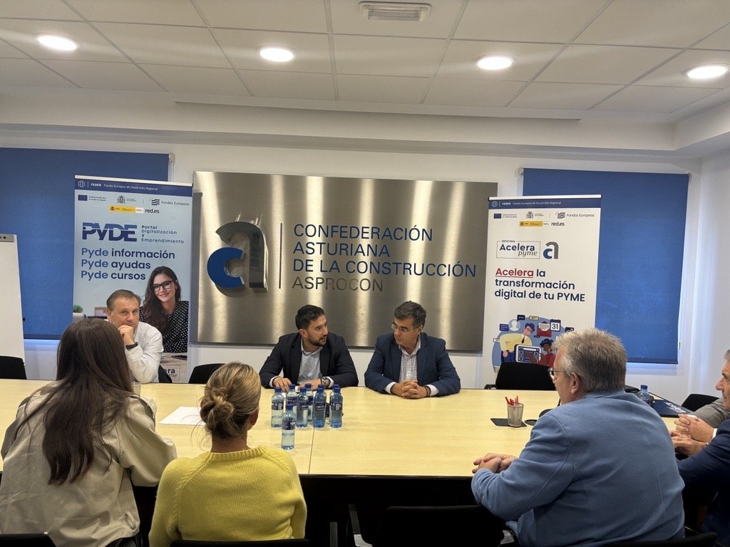 redpuntoes's tweet photo. 📍 Última parada: Oviedo. 
Cerramos la jornada compartiendo conocimiento con distintos agentes del ecosistema asturiano y una de las empresas beneficiadas con las ayudas de RedIA salud, impulsadas por https://t.co/imOWqcQDSS
🤝 @FADEAsturias, @coiias y @ClusterEcco https://t.co/N4efPl8sTP