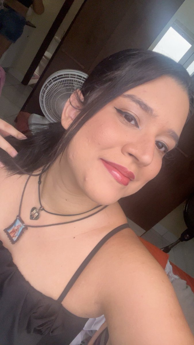 thvshimmer's tweet photo. Apaixonei nessa make aqui vamos ver se vai aguentar o calor de imperatriz https://t.co/1zogVrGDwR