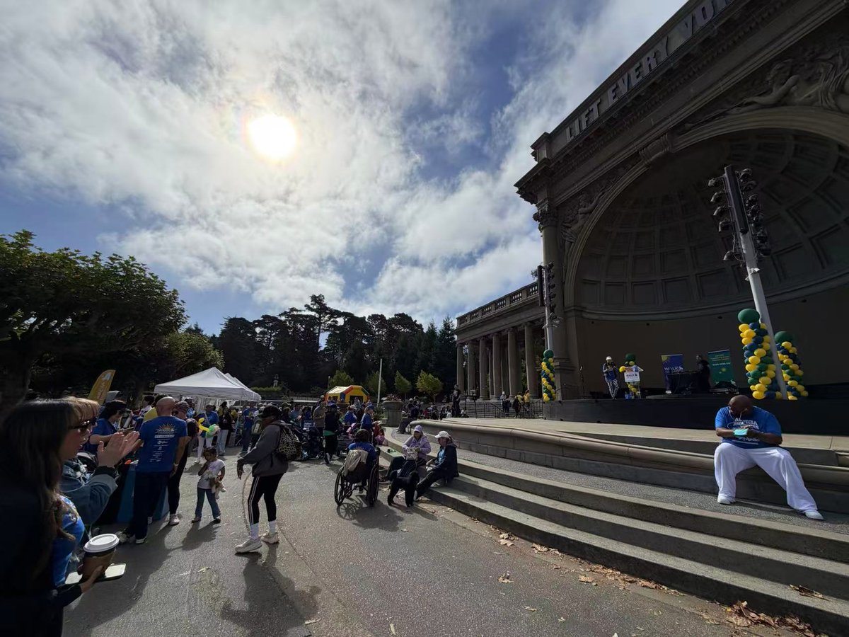 jinix_io's tweet photo. Thank you to @NAAF_org  for bringing patients and families together at Walk for Alopecia in San Francisco. 💙
At JinIX, we believe the future is Patient + AI + Doctor—helping patients understand their health and find answers.
#JinIX #AlopeciaAreata #AIhealth https://t.co/WOOyKdXmEs