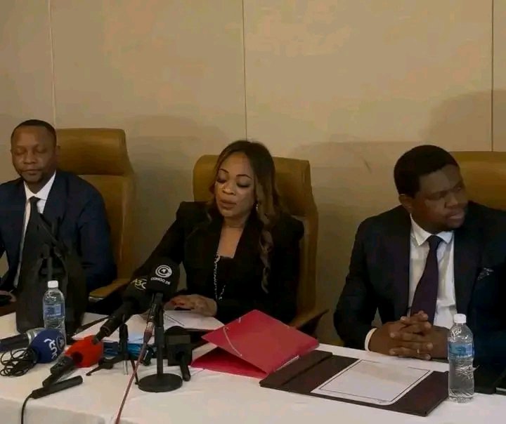 LestandardN's tweet photo. @Dorothe_madiya fait la honte et fait insulter tout un barreau. 
@fallyipupa01 retirez-vous de ce dossier sale. https://t.co/0dWqd9t21Y