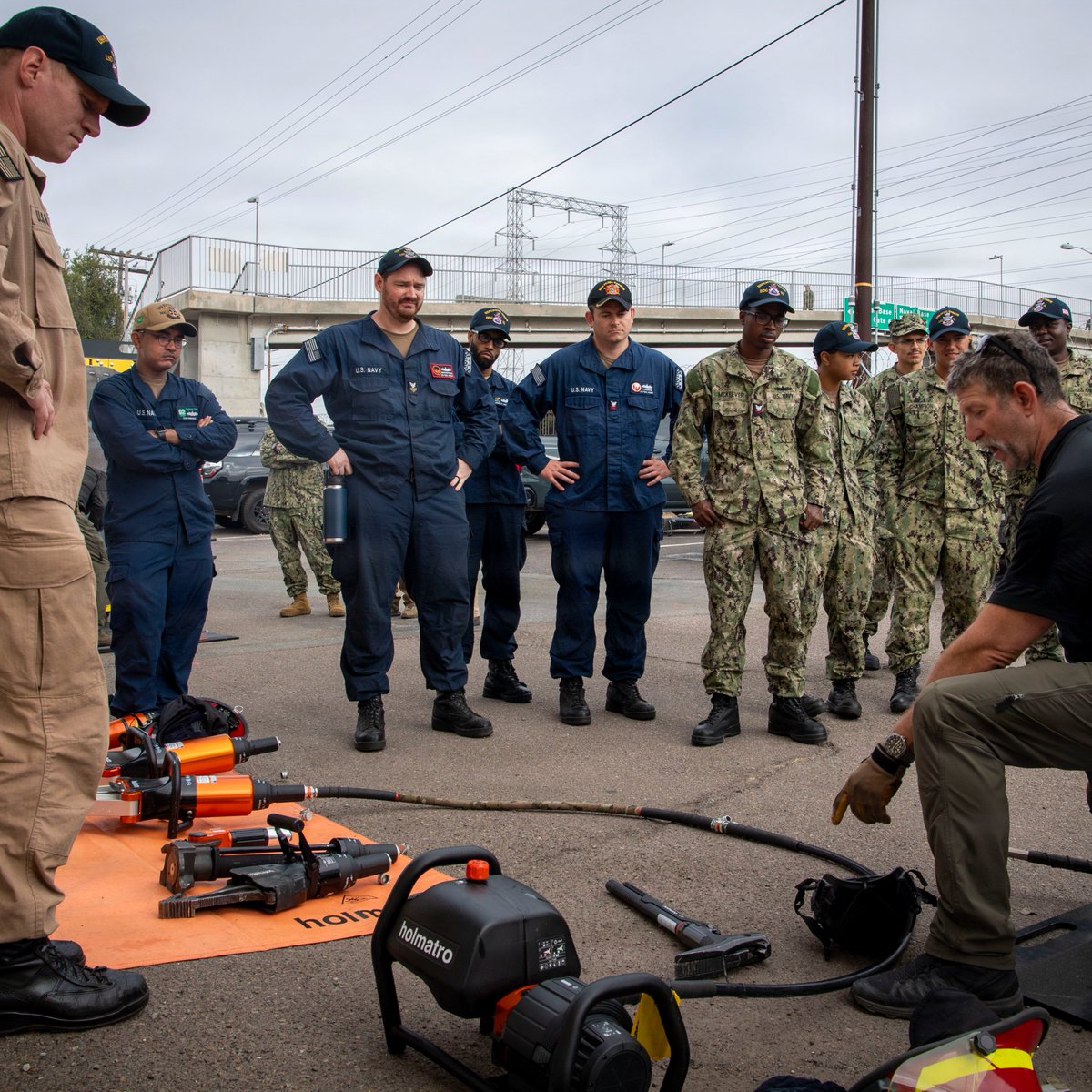 SurfaceWarriors's tweet photo. Next-Gen Gear. Same Unbreakable Resolve.⚡
Sailors recently tested new damage control equipment at the Annual Damage Control Symposium 2026 on board Naval Base San Diego on Sept. 23, 2026.
📸 MC3 Jordan
#SurfaceWarriors | #USNavy | #ReadyOnArrival
@USNavy | @USPacificFleet https://t.co/MfifCaw35m