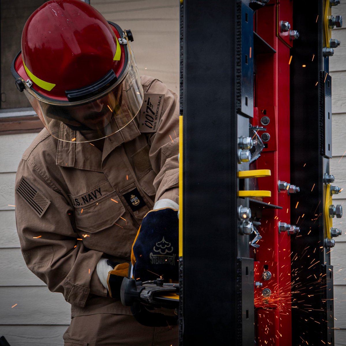 SurfaceWarriors's tweet photo. Next-Gen Gear. Same Unbreakable Resolve.⚡
Sailors recently tested new damage control equipment at the Annual Damage Control Symposium 2026 on board Naval Base San Diego on Sept. 23, 2026.
📸 MC3 Jordan
#SurfaceWarriors | #USNavy | #ReadyOnArrival
@USNavy | @USPacificFleet https://t.co/MfifCaw35m