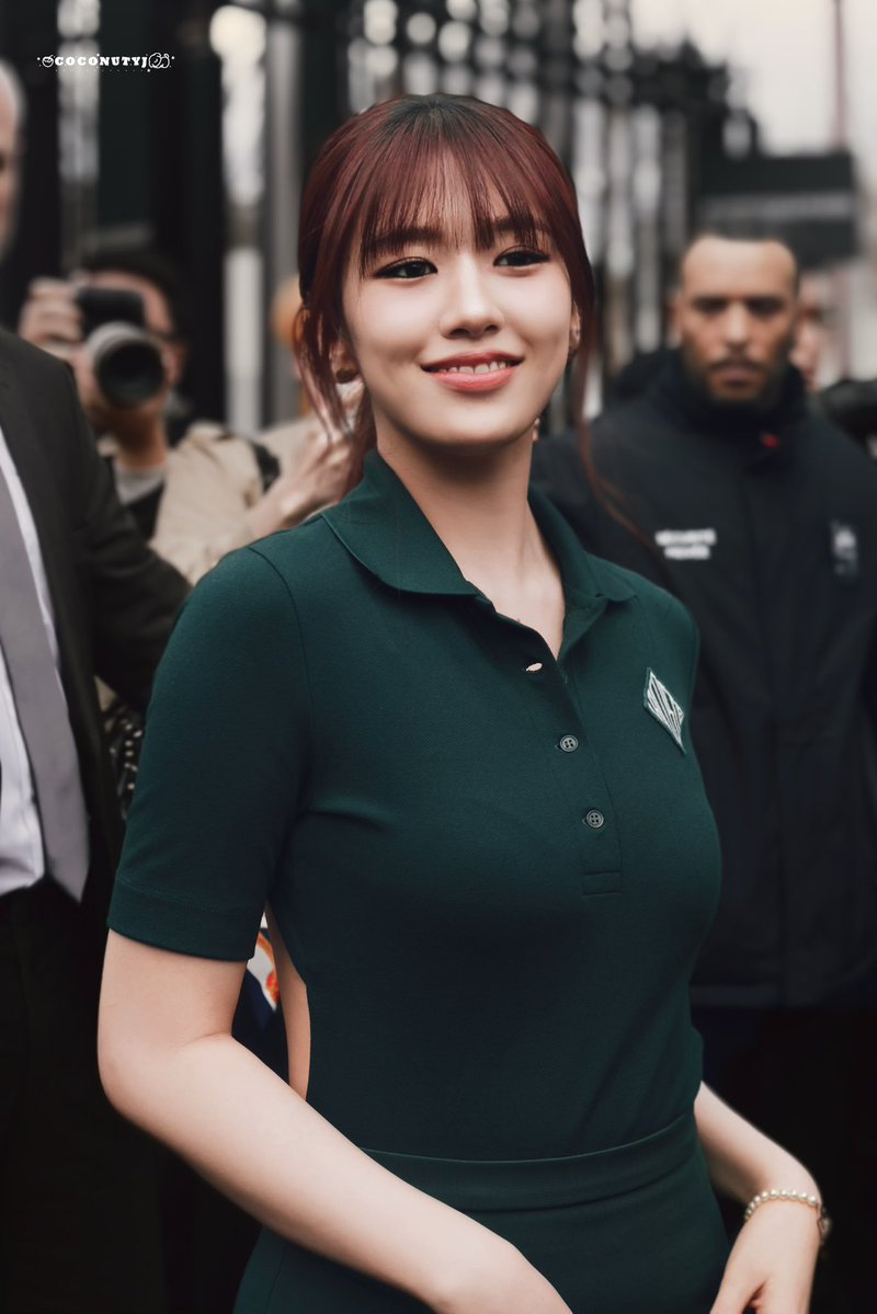 pawroses's tweet photo. @Lacoste Can't wait to see YUJIN in the front row! 🥹

#ANYUJIN #LACOSTE
#LacosteSS27 #PFW https://t.co/a4jNbnerUQ