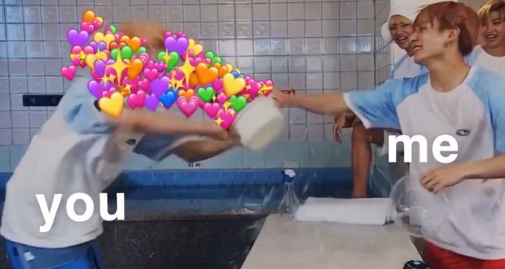 HappyJmMe's tweet photo. @aureum_vireyn Prettyy

And perfect pic for my meme that I'm about to make. https://t.co/cXFtrSSFtP