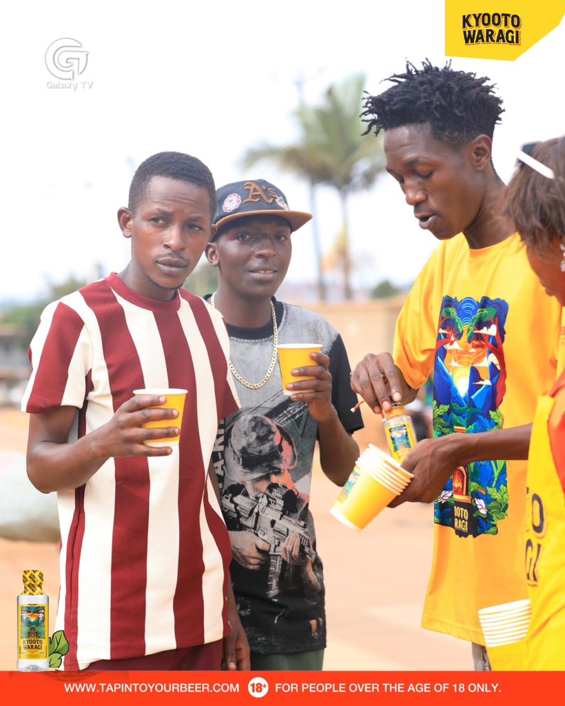 GalaxyTVUg's tweet photo. Kibumbiro came alive today as the Kyooto Waragi tour rolled into town! .
#ZzinaLifeStyle | #KyootoGin | #StrongStartSmoothFinish https://t.co/CK2YLu4tKr