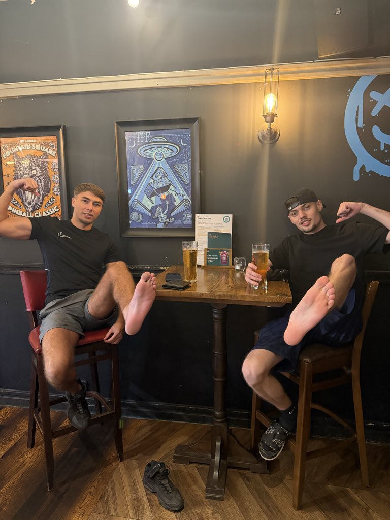 AlphaJS_1's tweet photo. 2 cousins taking full control lets see them wallets leaking 🥵
@FindomAlphaAnon https://t.co/VeHnURZKAk