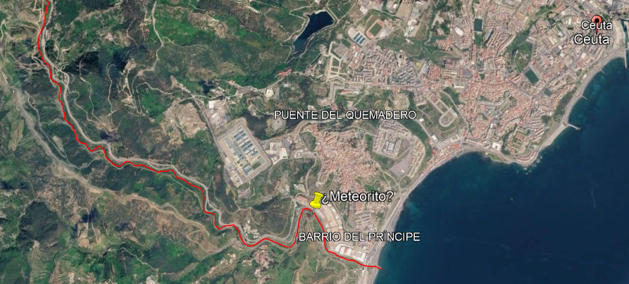 Sahelintel1's tweet photo. ¿Puede alguien conseguir una imagen de mayor definición de este objeto, situado en Marruecos, a 30 metros de las naves industriales de Ceuta?

Creo que es un meteorito.

35.8753166937911, -5.349513156148163
35°52'30.9"N 5°20'58.2"W https://t.co/QbOTBvQn2w