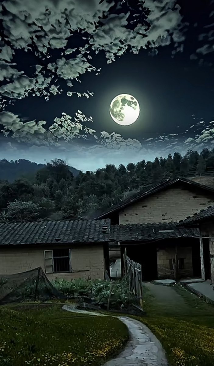evaly_nsh91_b4a's tweet photo. [On a misty hill, with lonely stars above, the quiet town looks so peaceful under the soft moonlight.] https://t.co/okgeMIBmdm