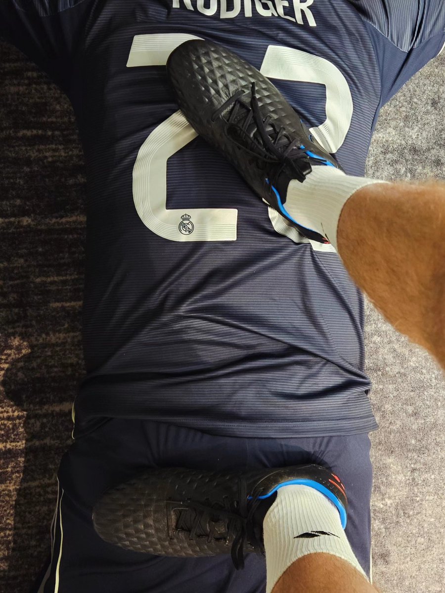 KinkyGuyGermany's tweet photo. Nothing better than #Trampling a #soccerslave with #cleats
😈🥵

#gaysoccer #gaysoccerfetish #gaybdsm #gayslave #gaymaster https://t.co/rFD0T2MkaK