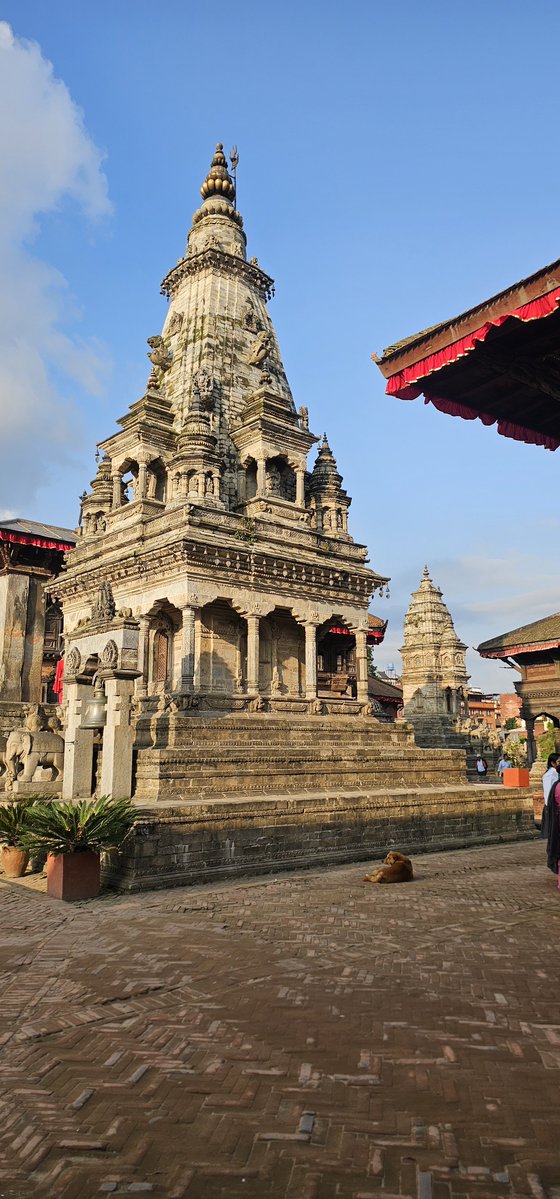 daytoursnepal's tweet photo. Exploring Bhaktapur Durbar Square 
Walking Tour! #NEPAL #TRAVEL #CITYTOUR #DAYTOURSNEPAL #Bhaktapur https://t.co/HZldiPBJV8