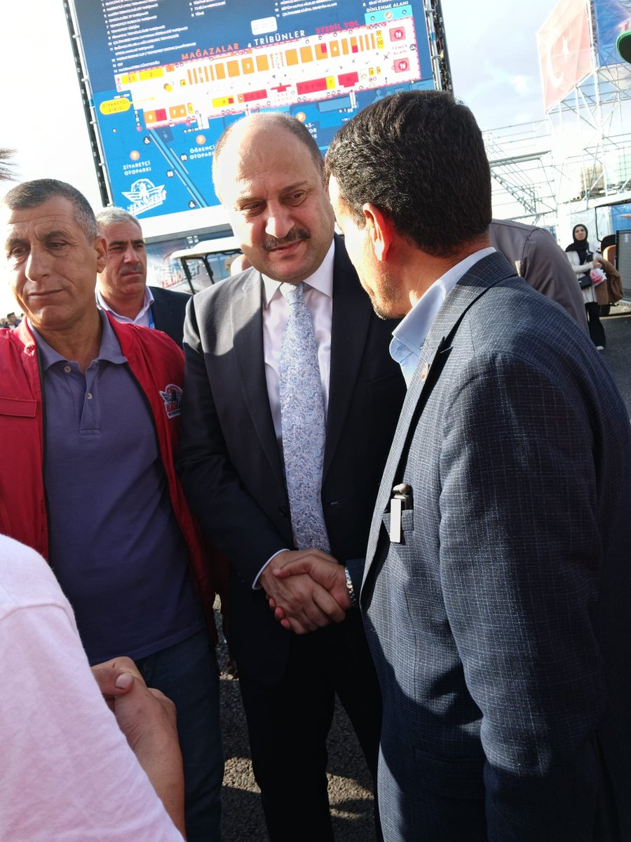 iyiprthaliliye's tweet photo. İYİ Parti Haliliye İlçe Başkanlığı olarak Teknofest’i ziyaret ettik. Ziyaretimiz sırasında Belediye Başkanımız Kasım Gülpınar ve İl Başkanımız Ali Eroğlu ile karşılaşarak güzel bir sohbet gerçekleştirdik.
Şehrimiz ve ülkemiz adına nice güzel çalışmalara… 🇹🇷💙 https://t.co/SHcXGlYhbv