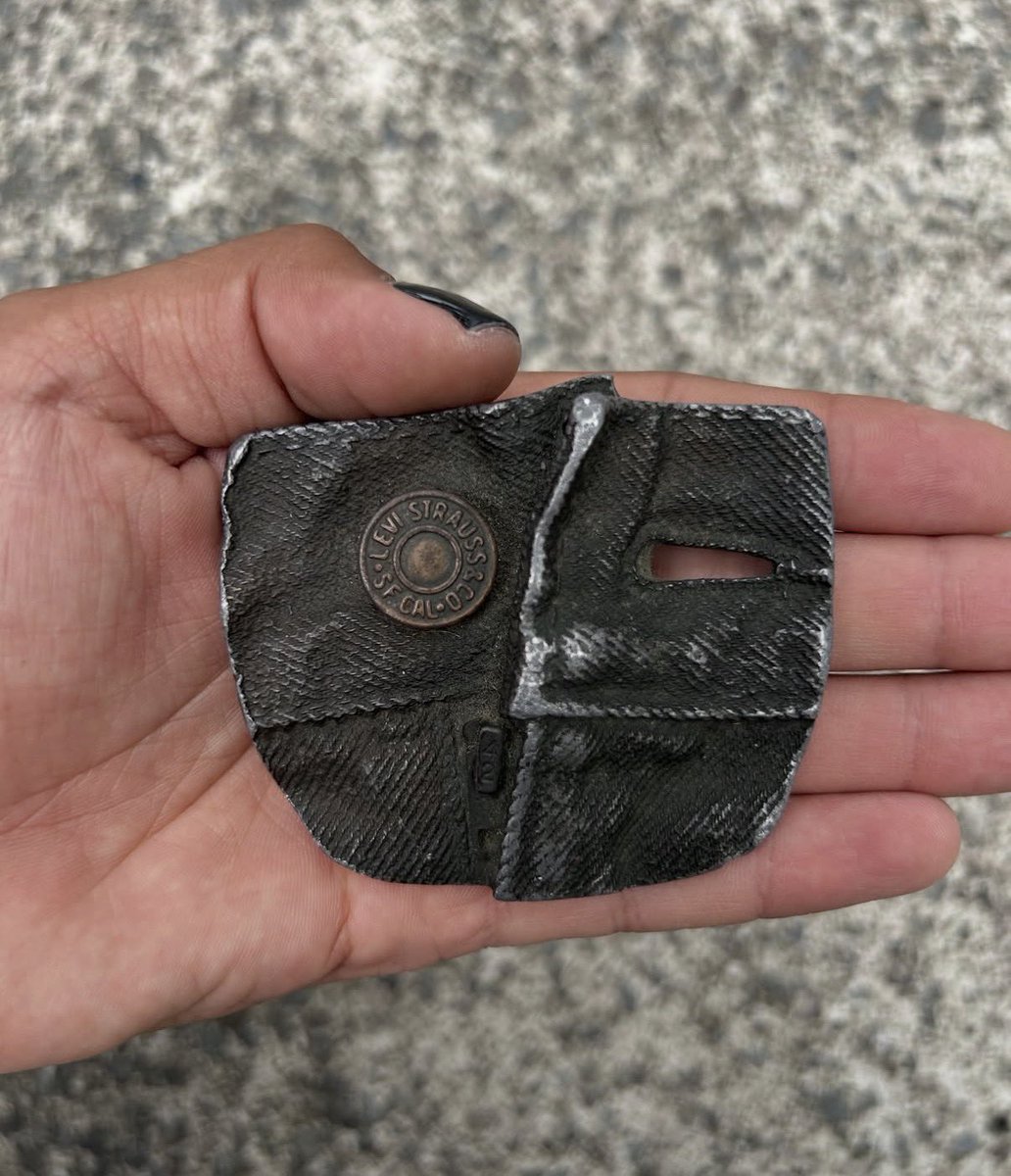 shawkermp3's tweet photo. belt buckle by levi in 1977. https://t.co/AODOBHutGP
