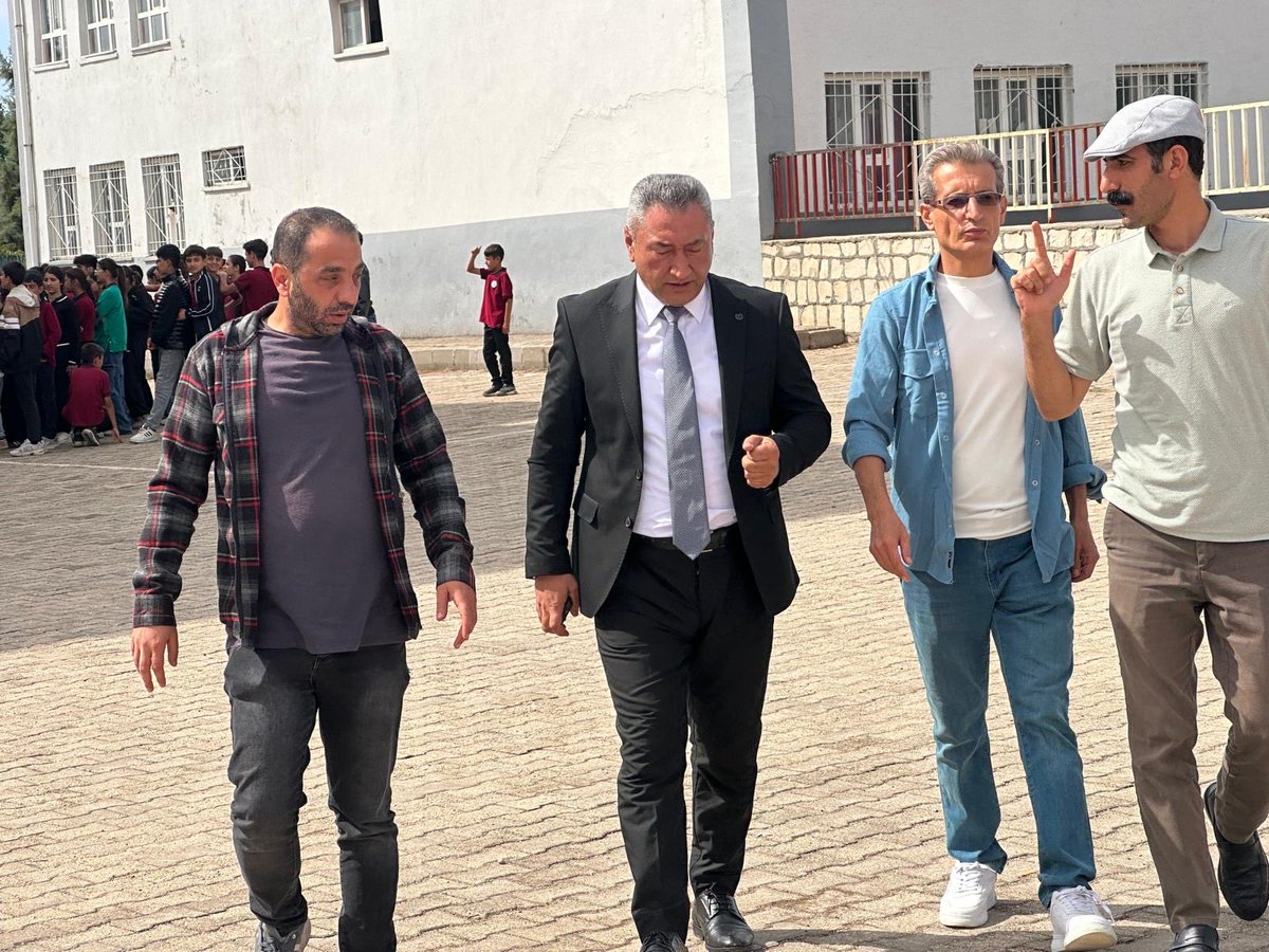 evcilerortaokul's tweet photo. İlçe Milli Eğitim Müdürümüz Sayın; Mehmet Şah AYDINER’in okulumuza gerçekleştirdiği ziyaretten dolayı kendisine bu hususta teşekkürlerimizi sunarız. @mazidagimem  @mardinmem @aydiner_sah https://t.co/7cTnVIlYpm