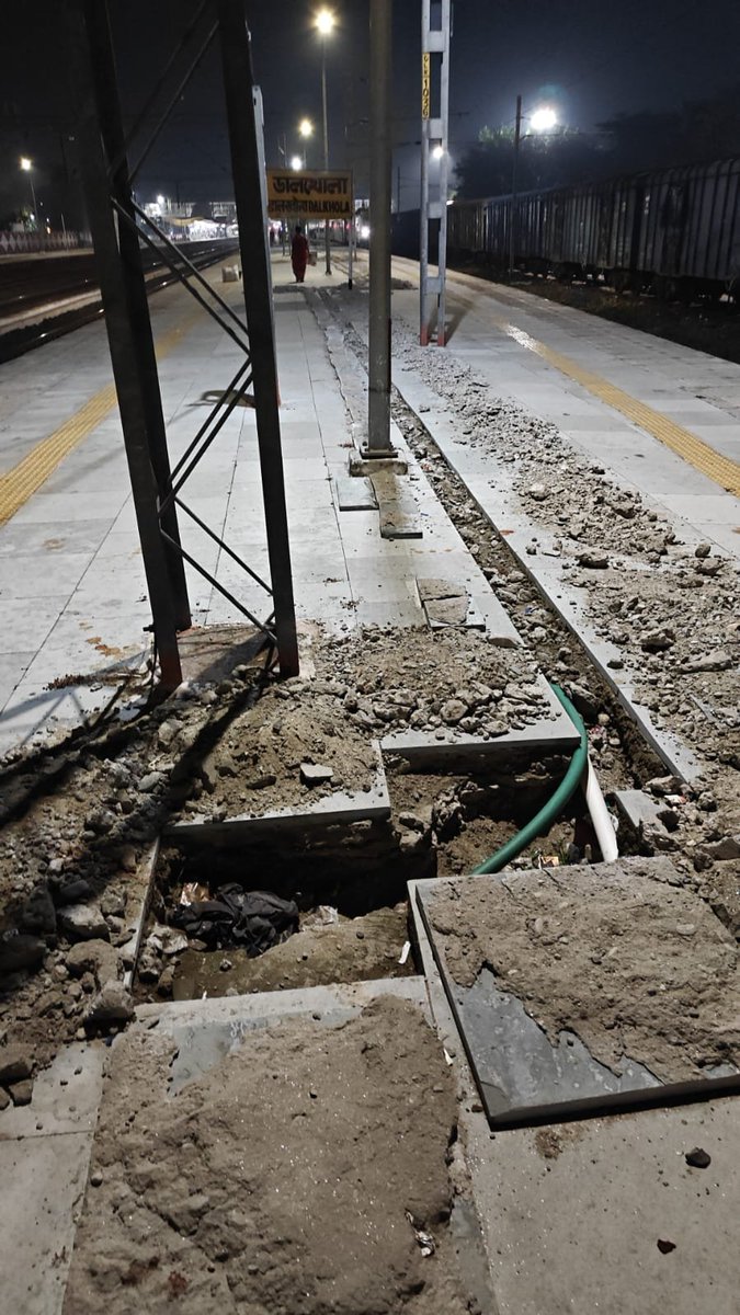 dalkhola45's tweet photo. 🚨 Dalkhola Railway Station Lift Update

The promised deadline of 30 September 2026 has passed, but the lift work is still incomplete.

With Durga Puja just around the corner and passenger footfall expected to rise, this delay is concerning.@drm_kir

Image credit - @furqan4hmad https://t.co/lV8hLBRqZR