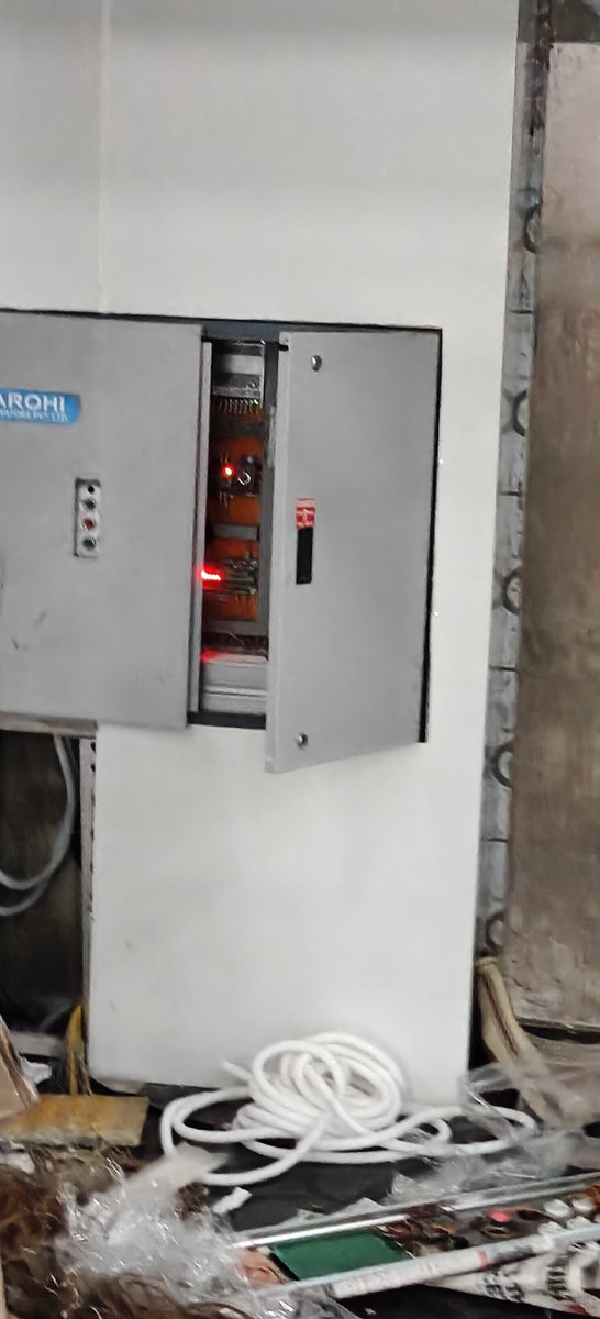 dalkhola45's tweet photo. 🚨 Dalkhola Railway Station Lift Update

The promised deadline of 30 September 2026 has passed, but the lift work is still incomplete.

With Durga Puja just around the corner and passenger footfall expected to rise, this delay is concerning.@drm_kir

Image credit - @furqan4hmad https://t.co/lV8hLBRqZR