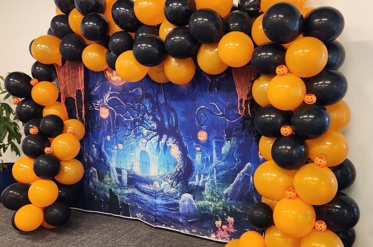 spacio_us's tweet photo. Planning your company holiday party?

Skip the crowded restaurant and celebrate together in a space you can make your own! https://t.co/3CSZvn5riY offers a flexible event space with room for dining, games, entertainment, awards, and team-building https://t.co/VkQWCsH7yC