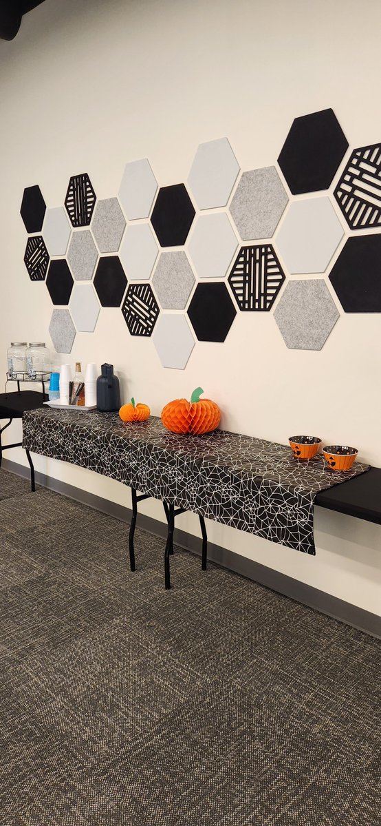 spacio_us's tweet photo. Planning your company holiday party?

Skip the crowded restaurant and celebrate together in a space you can make your own! https://t.co/3CSZvn5riY offers a flexible event space with room for dining, games, entertainment, awards, and team-building https://t.co/VkQWCsH7yC