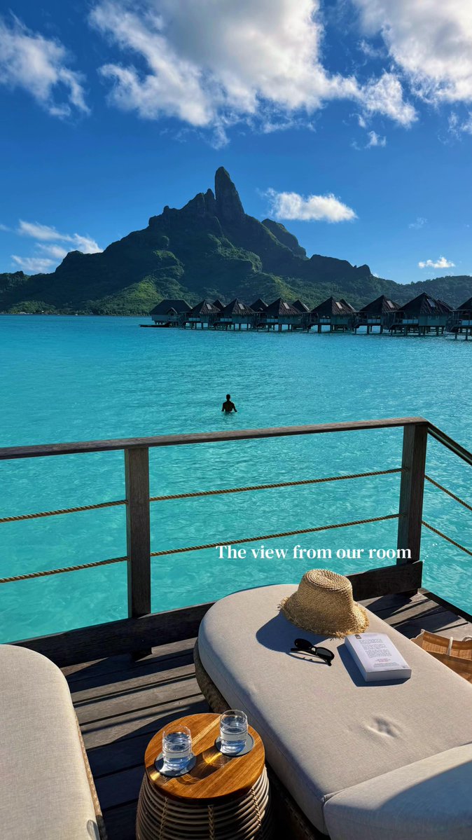 viewsoff's tweet photo. Bora Bora https://t.co/CZ5XaaAtjL
