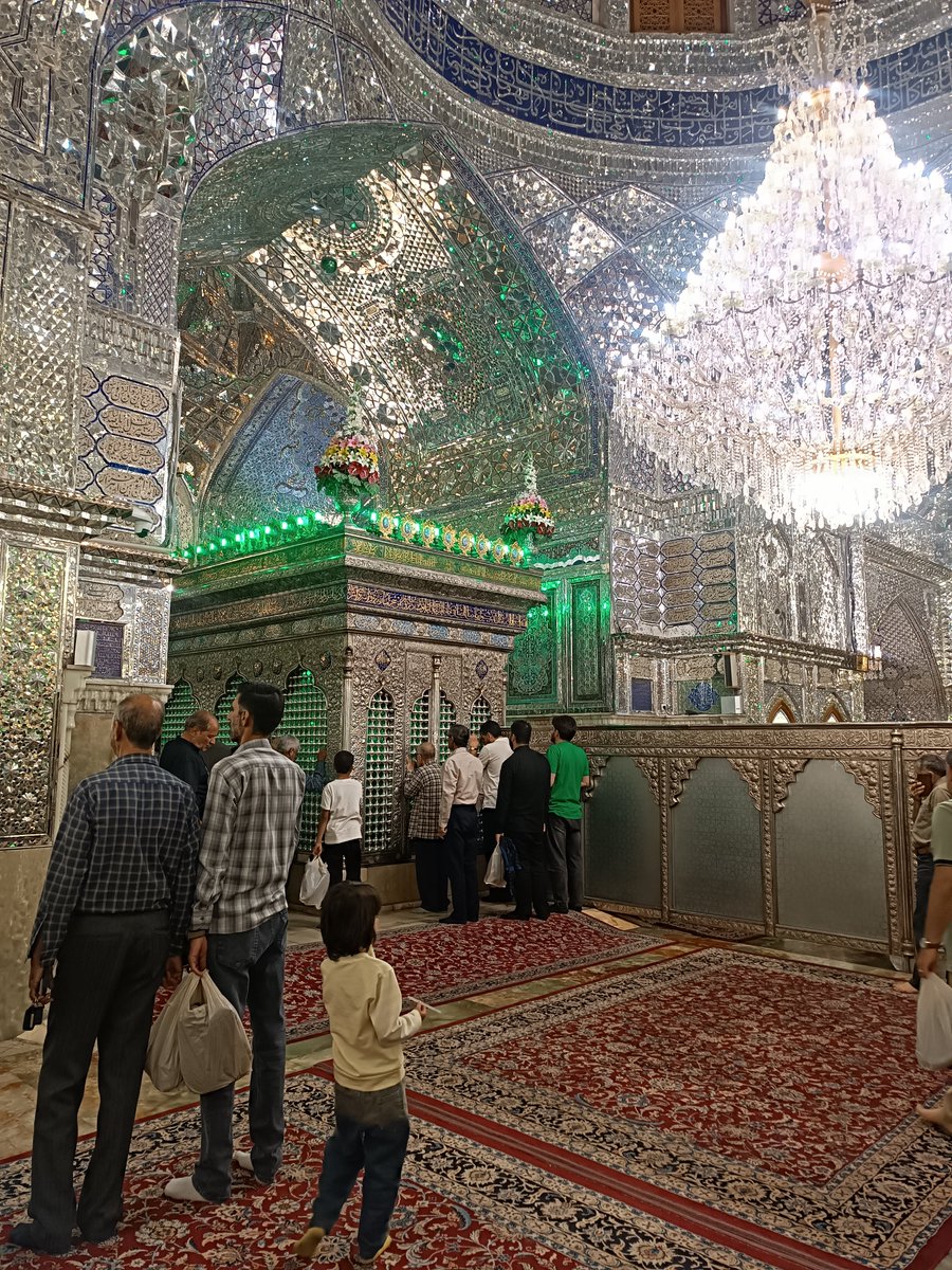 rasool_nmv's tweet photo. به نیابت از همه شما عزیزان که توییت رو‌ می‌بینید نائب الزیاره در حرم حضرت شاهچراغ ع هستم..

انشاءالله که حاجت روا باشین 🤲🏻 https://t.co/Uro623ANld