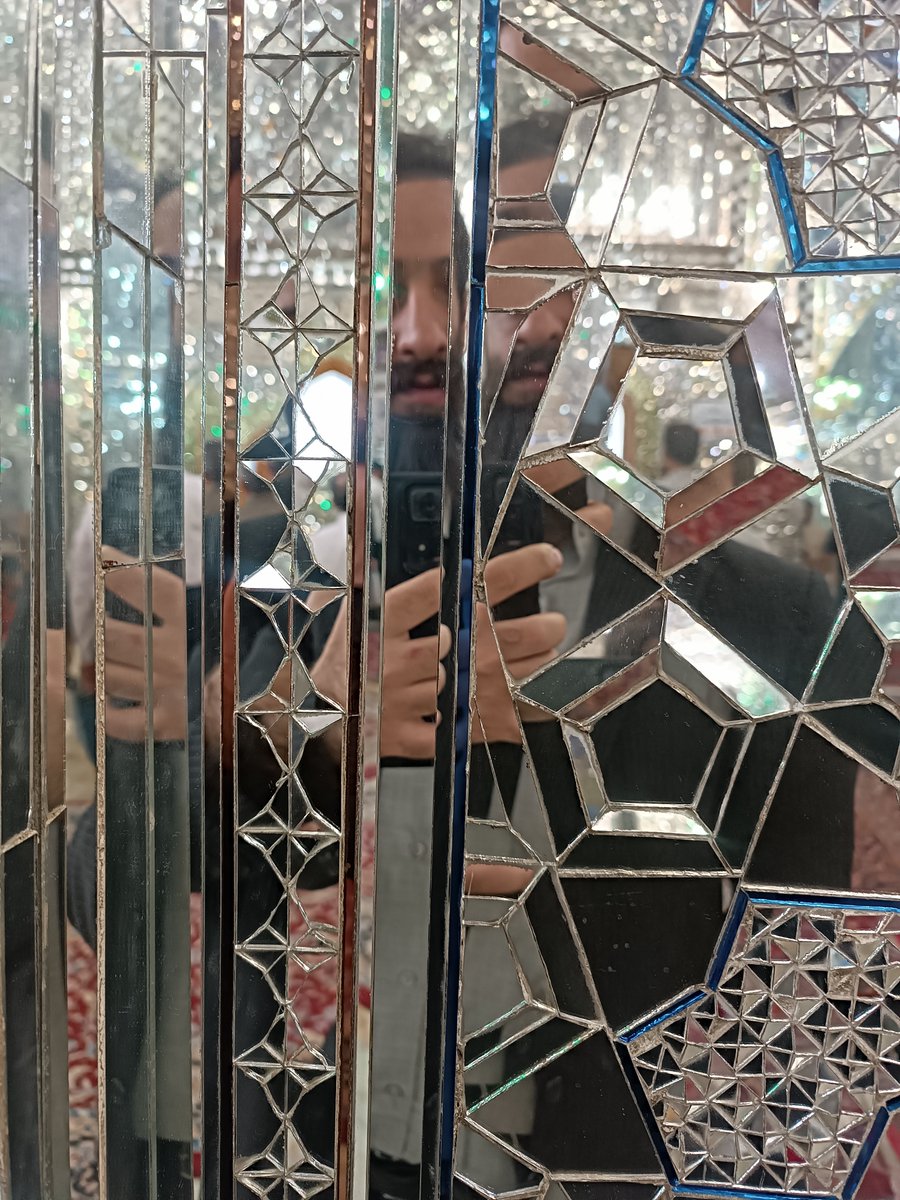 rasool_nmv's tweet photo. به نیابت از همه شما عزیزان که توییت رو‌ می‌بینید نائب الزیاره در حرم حضرت شاهچراغ ع هستم..

انشاءالله که حاجت روا باشین 🤲🏻 https://t.co/Uro623ANld