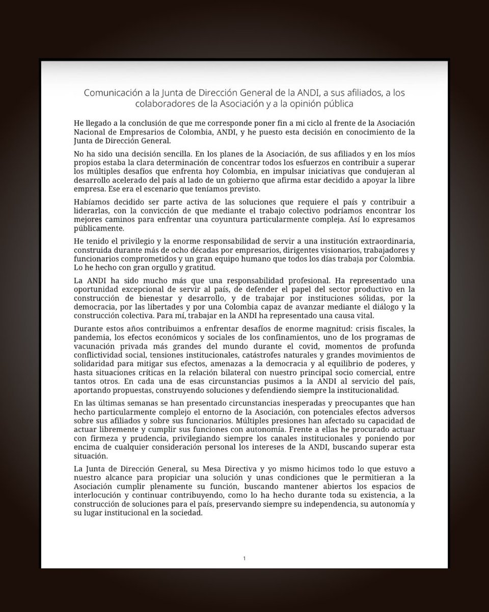 RadarPoliticol's tweet photo. 🧵 ¿QUÉ HAY DETRÁS DE LA RENUNCIA DE BRUCE MAC MASTER?

Hoy, 1 de octubre, Bruce Mac Master presentó su renuncia a la presidencia de la ANDI después de más de 12 años al frente del principal gremio empresarial del país.

Pero la pregunta es: ¿por qué ahora?

Abro hilo. 👇 https://t.co/knpqhhfCXp