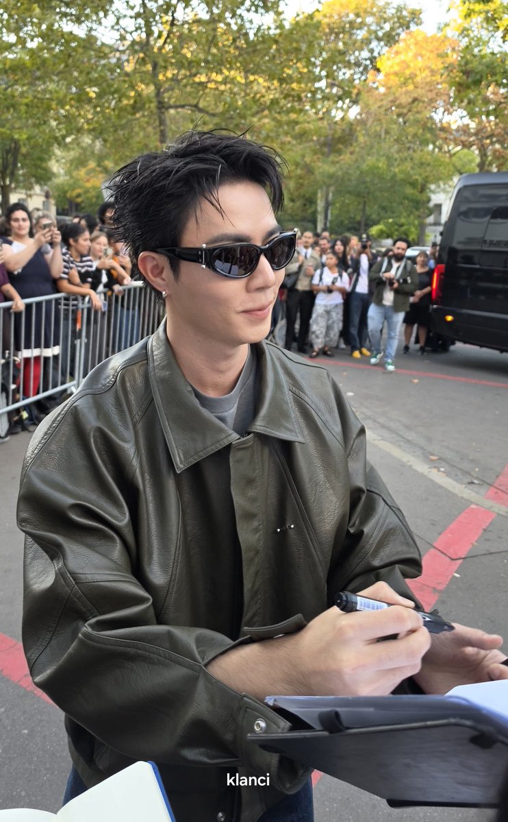 gznluv's tweet photo. FINE SHYTTTTTTTT

ZEEPRUK PFW 2027
#ConceptKoreaXZeePruk https://t.co/FvD4pg9ziX