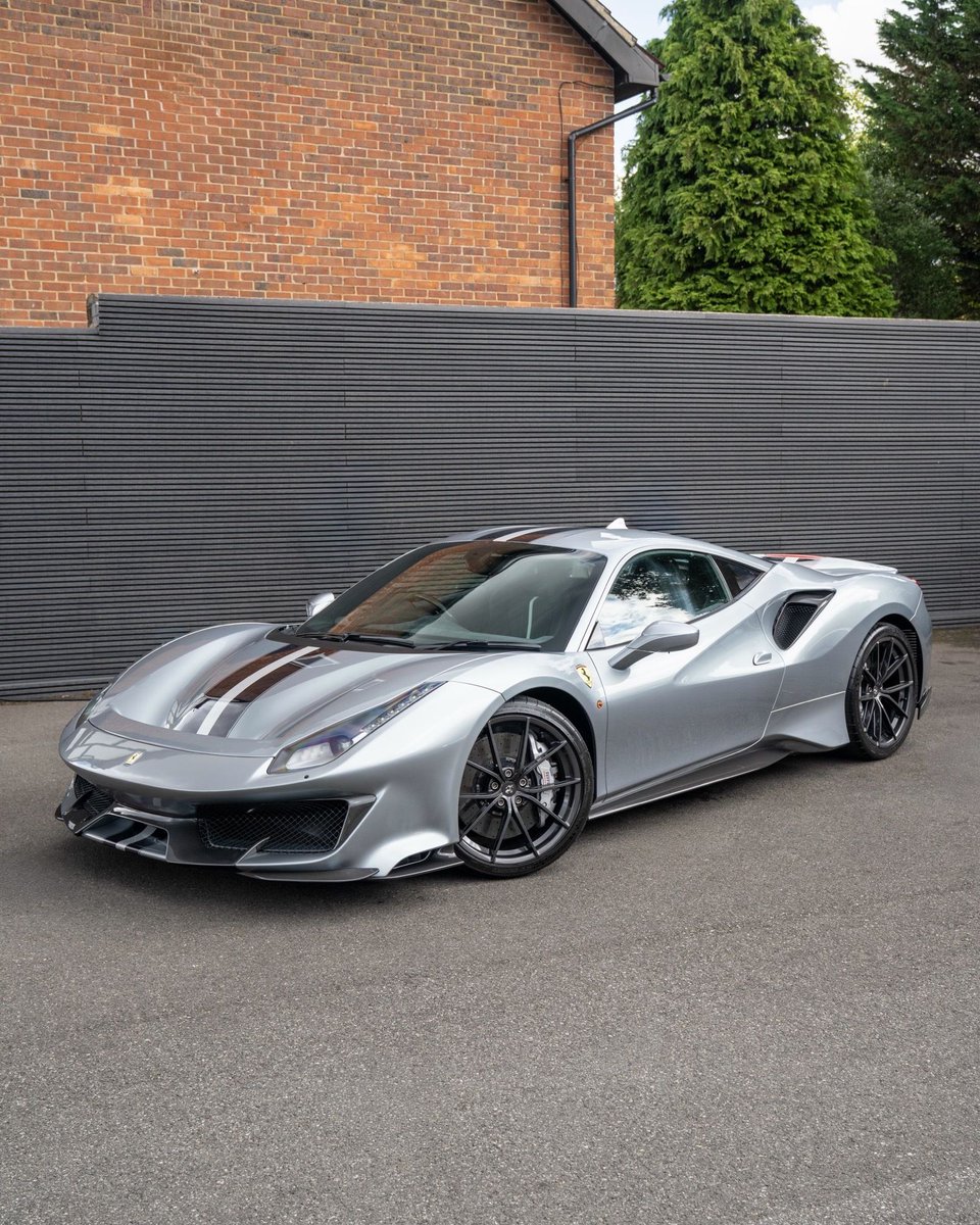 TheAutoHub's tweet photo. Ferrari 488 Pista https://t.co/5lrXoykyzg