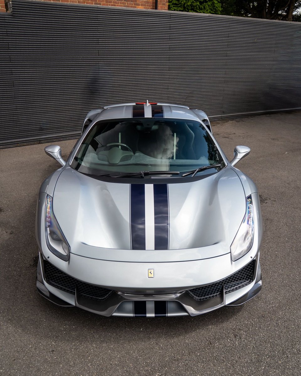 TheAutoHub's tweet photo. Ferrari 488 Pista https://t.co/5lrXoykyzg