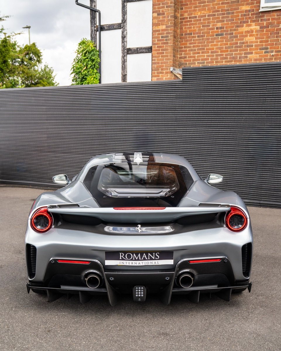 TheAutoHub's tweet photo. Ferrari 488 Pista https://t.co/5lrXoykyzg