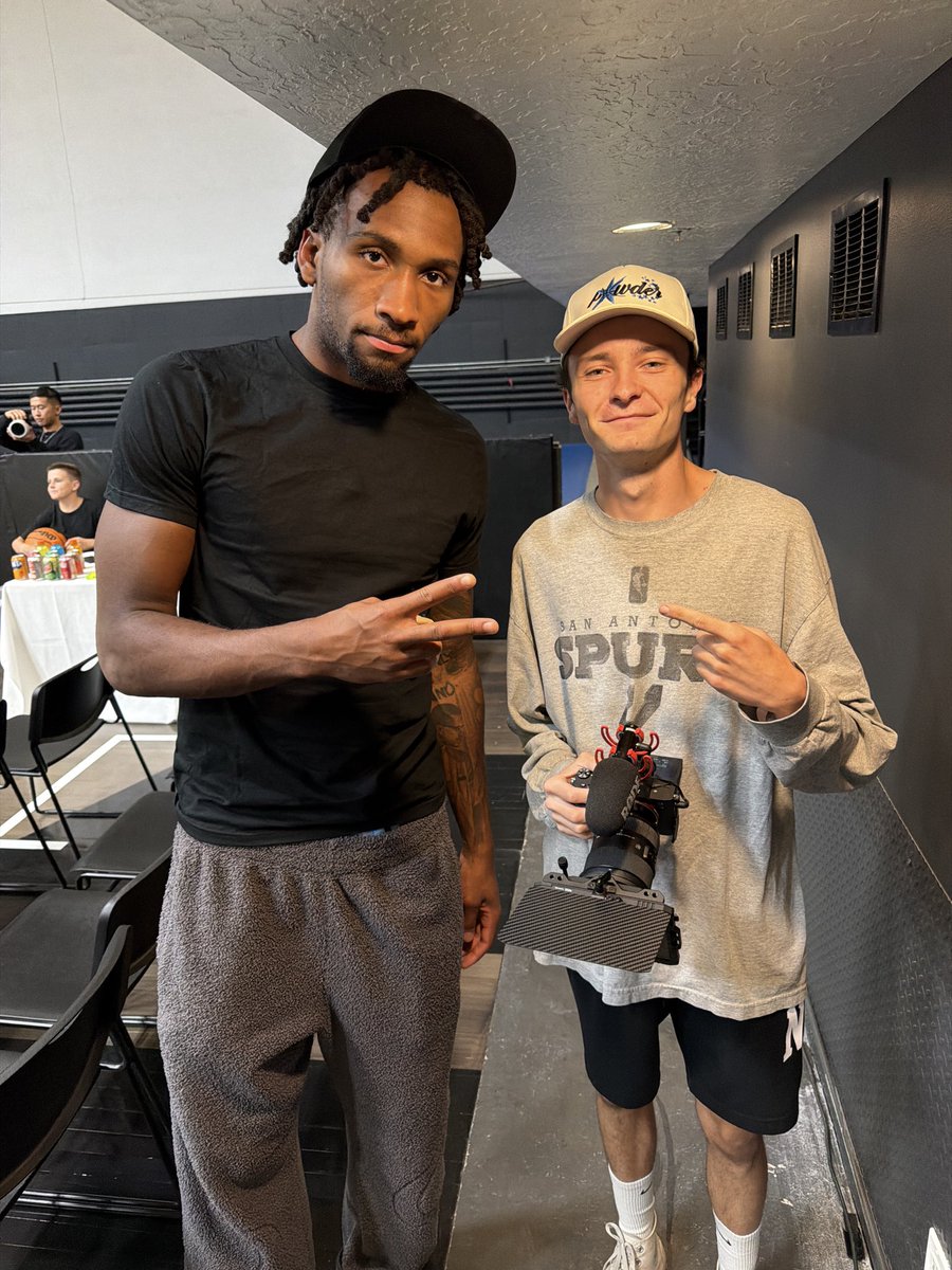 nickkeldr's tweet photo. I can say this summer was pretty good💜 ready for this season to start
#takenote #utahjazz #darrynpeterson #acebailey #egordemin #jaxsonhayes #showlove #utah #nba https://t.co/ppwBH5h3gO
