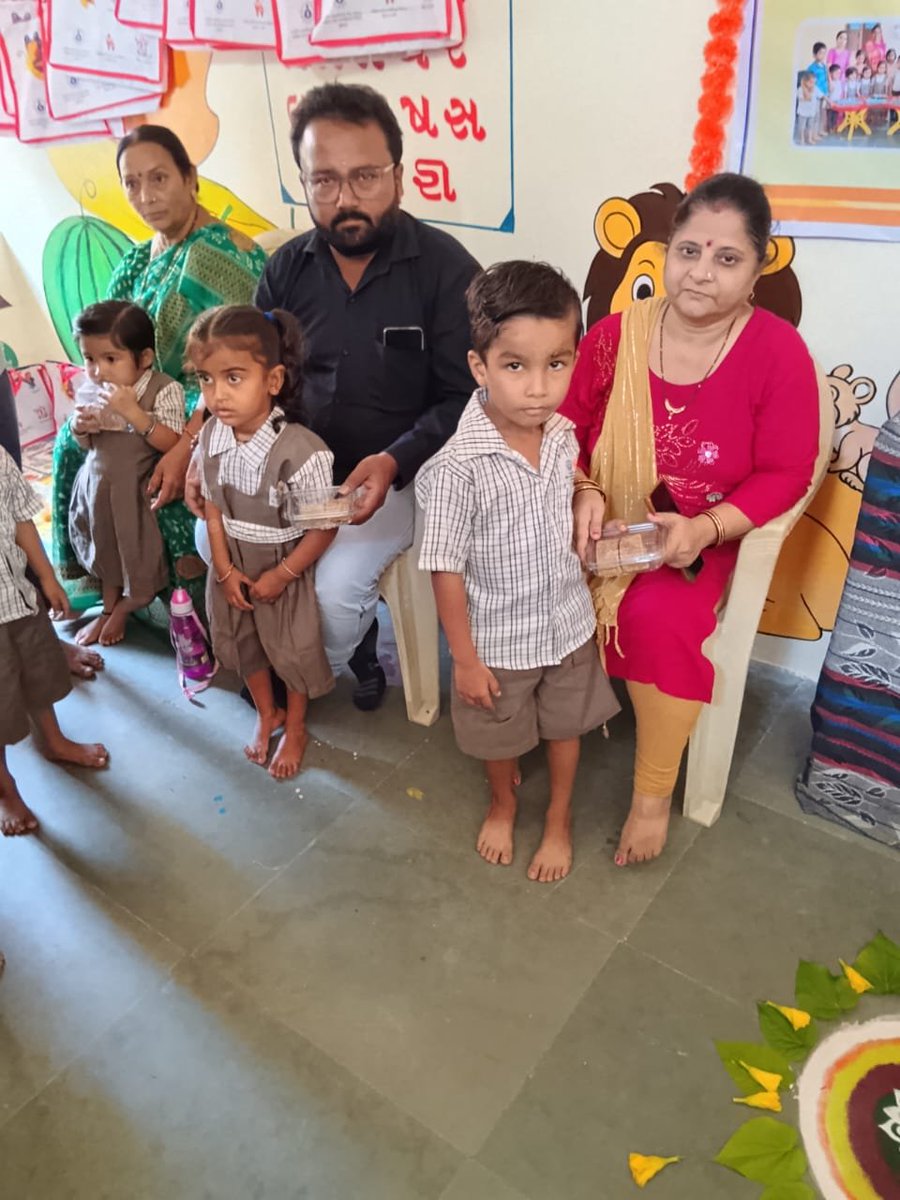 kiranraninga's tweet photo. સેવા સેતુ– આંગણવાડી ઉત્સવ
આજરોજ તા. 01/10/2026ના રોજ જૂનાગઢ મહાનગરના વોર્ડ નં. 12ના ટિંબાવાડી વિસ્તારમાં આવેલ આંગણવાડી ખાતે માનનીય વડાપ્રધાન શ્રી નરેન્દ્રભાઈ મોદીના જન્મ���િવસ નિમિત્તે યોજાઈ રહેલા સેવા સેતુ કાર્યક્રમ તથા આંગણવાડી ઉત્સવ અંતર્ગત આનંદમય ઉજવણી કરવામાં આવી.
#BJPGujarat https://t.co/4m84udAwXh