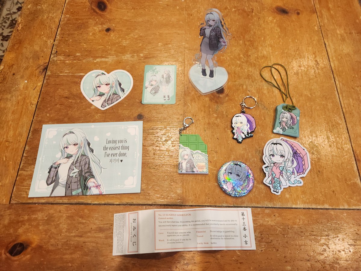 Shyluwurker's tweet photo. More of my Alias merch has arrived! Uuuuu the letter is so sweet. It touches my heart. I am really thankful that I have a really kind girl who loves me. I will treasure it greatly. And I got slightly good luck slip! Most of the fortune is quite accurate to me hehe.
#MyBooquets https://t.co/uKcUXMLNVb
