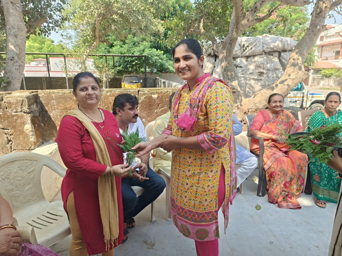 kiranraninga's tweet photo. સેવા સેતુ– આંગણવાડી ઉત્સવ
આજરોજ તા. 01/10/2026ના રોજ જૂનાગઢ મહાનગરના વોર્ડ નં. 12ના ટિંબાવાડી વિસ્તારમાં આવેલ આંગણવાડી ખાતે માનનીય વડાપ્રધાન શ્રી નરેન્દ્રભાઈ મોદીના જન્મ���િવસ નિમિત્તે યોજાઈ રહેલા સેવા સેતુ કાર્યક્રમ તથા આંગણવાડી ઉત્સવ અંતર્ગત આનંદમય ઉજવણી કરવામાં આવી.
#BJPGujarat https://t.co/4m84udAwXh