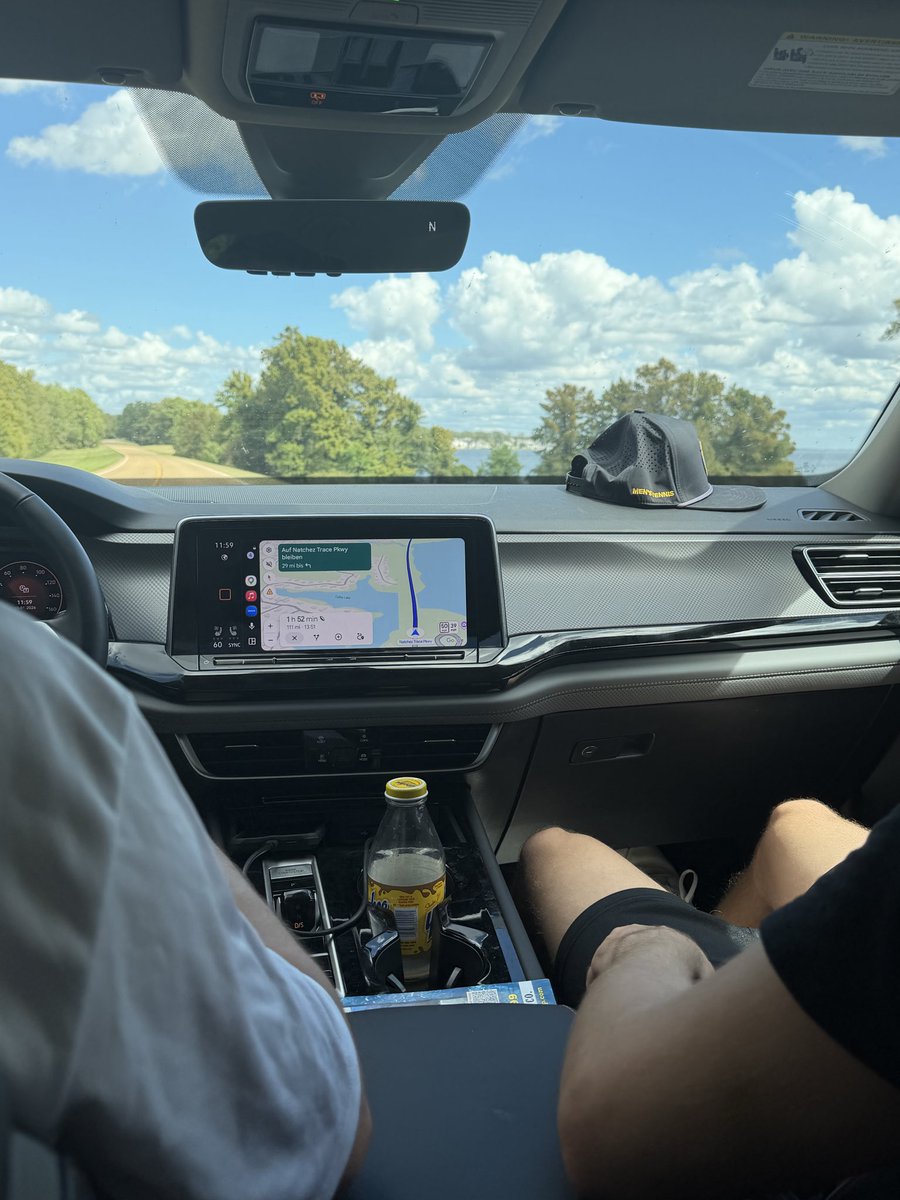 FreddyLA7's tweet photo. @JoshPateCFB Thanks for the concern, it was a lovely night🙌 Now on our way to Starkville! https://t.co/jJAfRNgUar