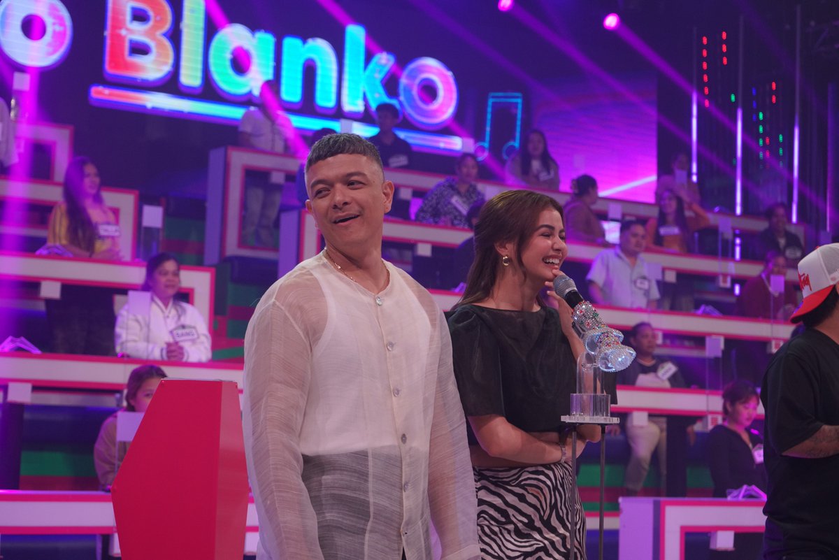 everybodysingph's tweet photo. Ilang correct lyrics ang masasagot nila? 😉
#EverybodySingBaseco
📅Saturday & Sunday | 8:30pm
📺ALLTV2, TV5, A2Z, Kapamilya Channel, Kapamilya Online Live, iWant, and TFC https://t.co/2A2KbEbeb2