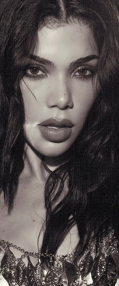 KeniaOsArgOfc's tweet photo. Kenia Os, Fashion Week Paris. 🖤 https://t.co/973d2P8gbw