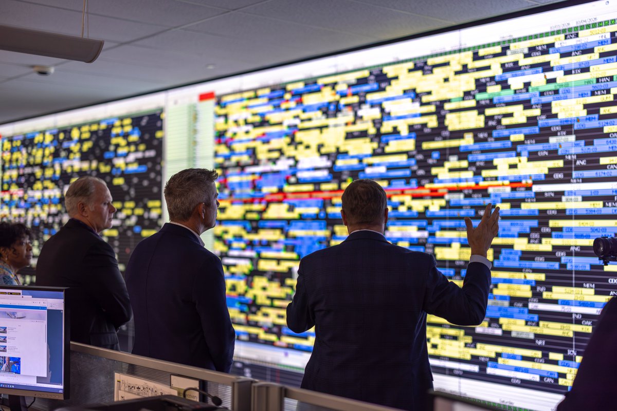 SecDuffy's tweet photo. While you sleep, 150 planes land at Frederick W. Smith International Airport to deliver millions of FedEx packages to the FedEx Memphis World Hub 📦 ✈️

Our air traffic controllers land a plane every 90 seconds — an incredible dance that gets your packages to you FAST.

But cargo demand is set to jump 10% over the next decade - and with more passenger flights, eVTOLs, and drones… our skies are only getting busier

We HAVE to finish modernizing air traffic control. Thank you @FedEx for backing the Modern Skies Act — let's get it DONE and keep America's supply chain moving‼️