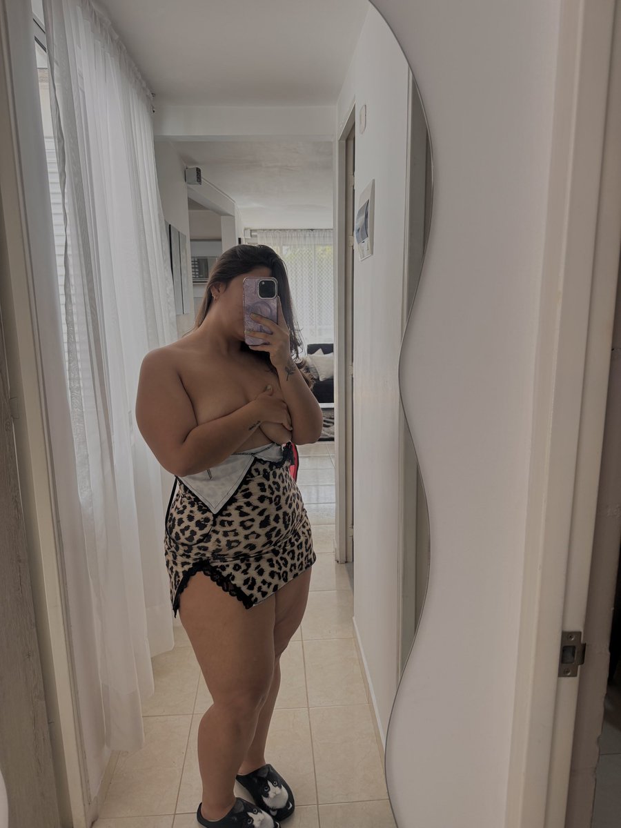__rosex's tweet photo. Aprueban o no mis pantuflas? 🙂‍↕️ https://t.co/qfeig7tiTW