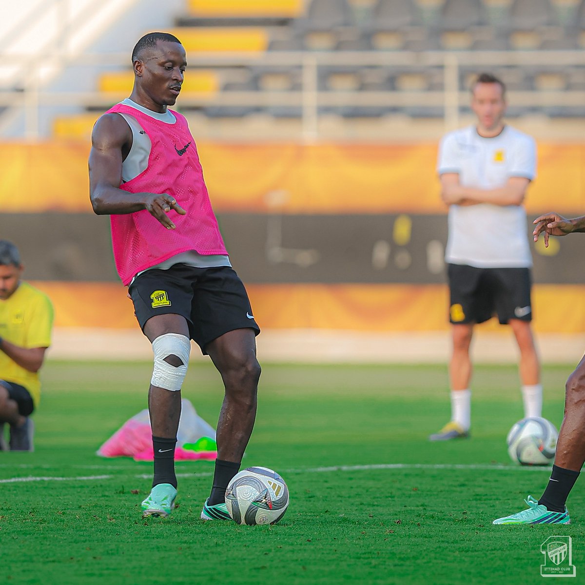 ittihad's tweet photo. ⚽️💛 https://t.co/lKYbd8dWNj