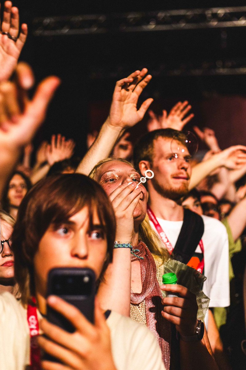 goodkidband's tweet photo. Köln, Antwerp, Paris! We didn’t think it could get any sweatier or more chaotic but y’all proved us wrong 🥵❤️‍🔥 It’s so special to come back to these places we’ve only played once and play rooms almost double the size!! Huge shoutout to our crew for absolutely carrying us these last few (and carrying the crowd surfers to safety lol 😭) Only 2 more shows until we head back home 🥲💔
📸: @evvviem