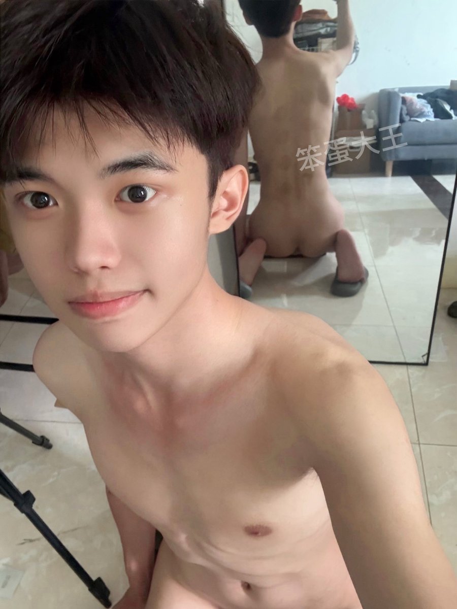 xquanowo's tweet photo. 人前人后 https://t.co/aiVj6Ly4pZ