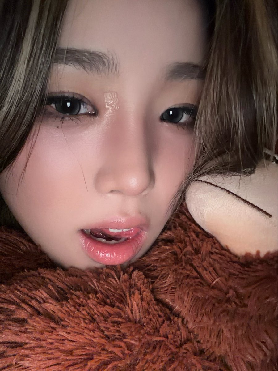 PosseBR's tweet photo. Atualização da #SUNHYE no fromm!

#YOUNGPOSSE #영파씨 #ヤングパッシ https://t.co/WVD6Af9oOu