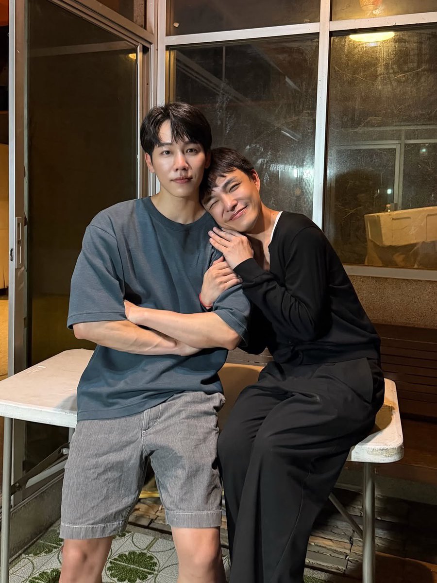 YUYIPPEE's tweet photo. ชนะคนเดียวเลยนะพี่โก้ https://t.co/q8PEy2gxE0