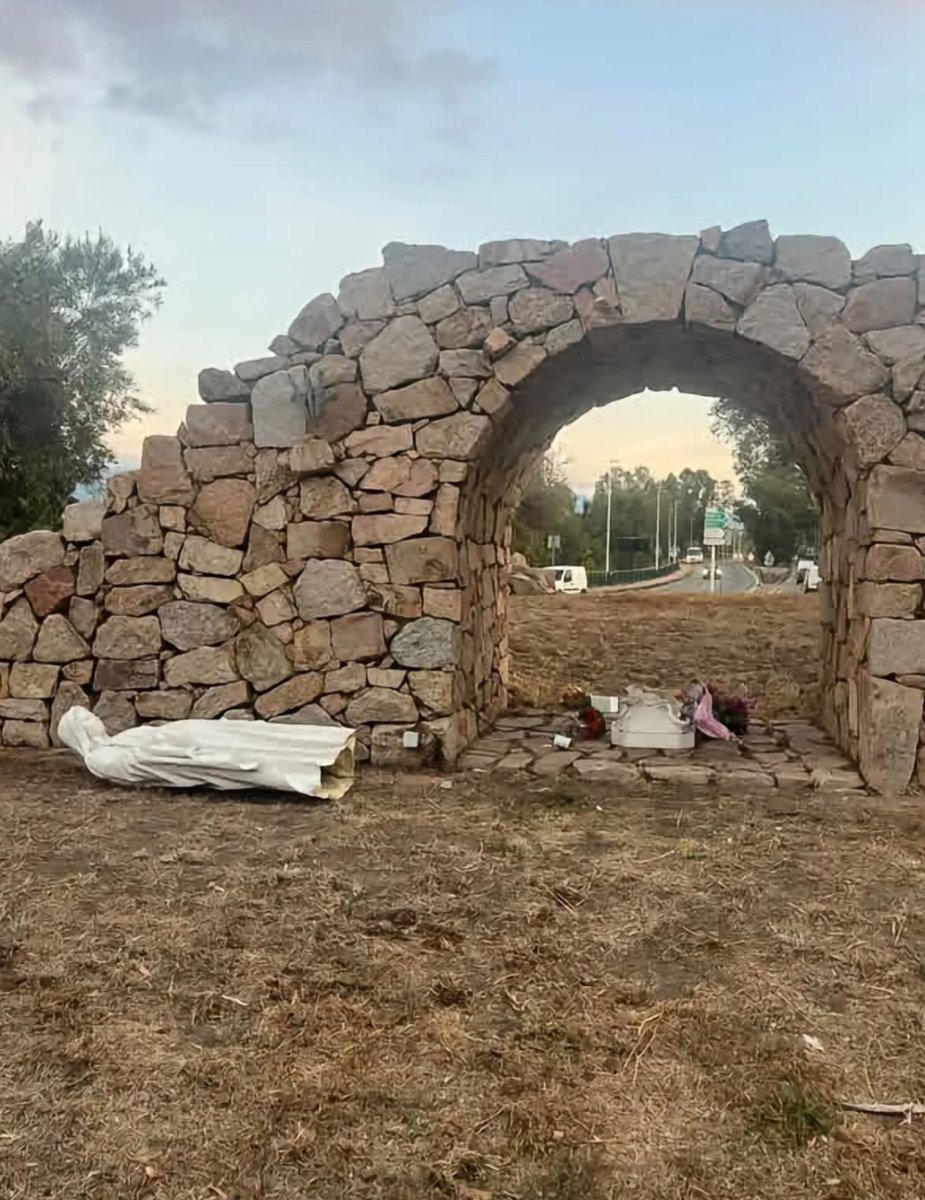 RadioGenoa's tweet photo. Christians under attack. The Virgin Mary has been desecrated, insulted, destroyed, and hurled to ground. Prison is not enough. https://t.co/ulGvE9iTY7