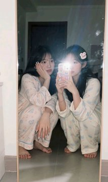 gnbms49364321's tweet photo. 现在是00.45。新拍的照片

有人想锐评一下我跟闺蜜的福嘛 🥹

真心给福（人机不要来）

真没有🚪  流言 1 我真的给呀 https://t.co/tROS164zVO