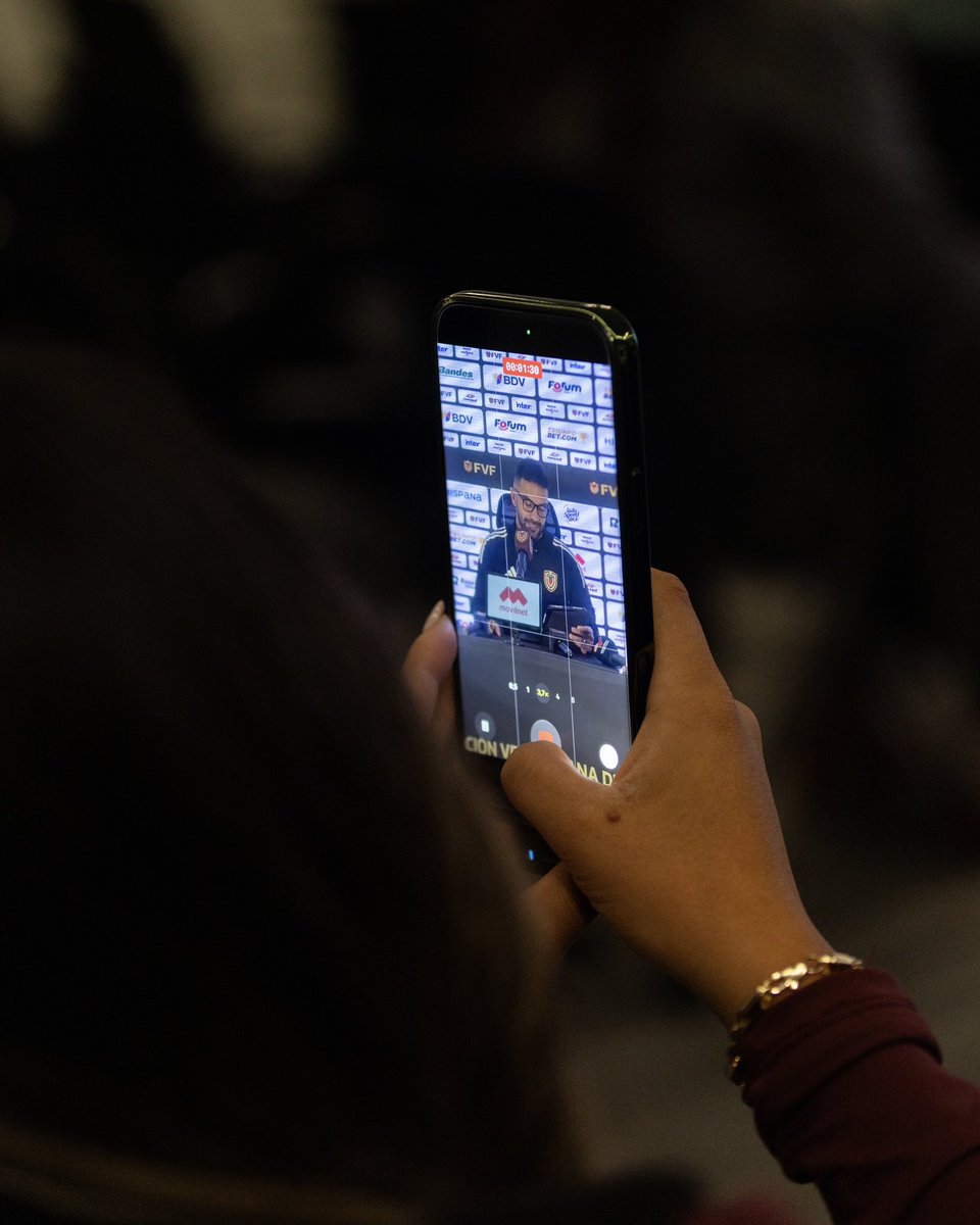 FemeninoFVF's tweet photo. Parte de lo que fue la conferencia de prensa de Ricardo Belli hoy en Caracas 🎥📸

🔜 Doble fecha FIFA amistosa 🆚🇨🇴
🏟️ CNAR - Margarita
📆 Partidos 10 y 13 de octubre

#SiempreVinotinto 🇻🇪 https://t.co/NihJqC2vRy