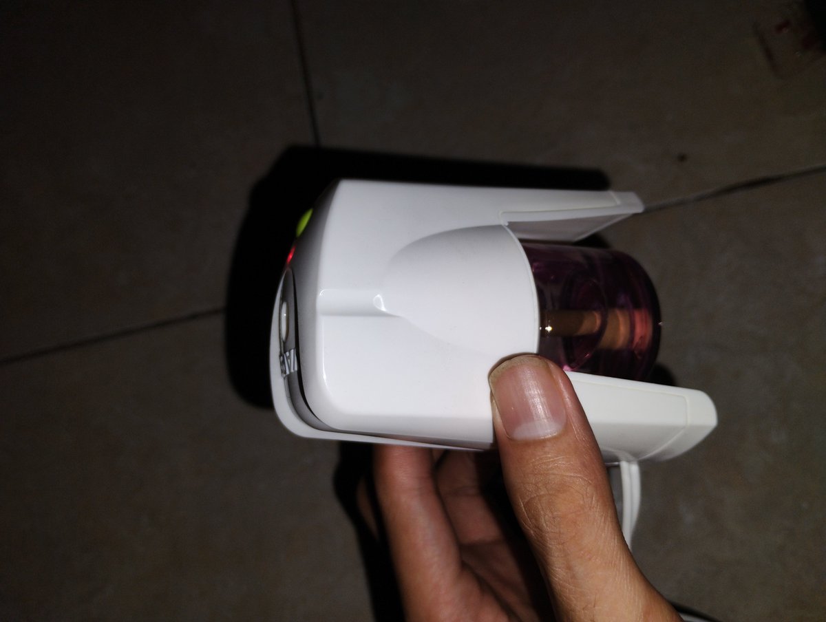 vinjay4c's tweet photo. Sumpah ini gak mempan samsek anj, malah tambah banyak nyamuknya https://t.co/bjcVM2VrKB